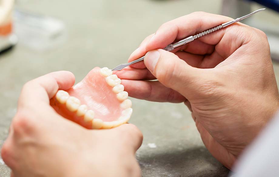 院内技工室を完備